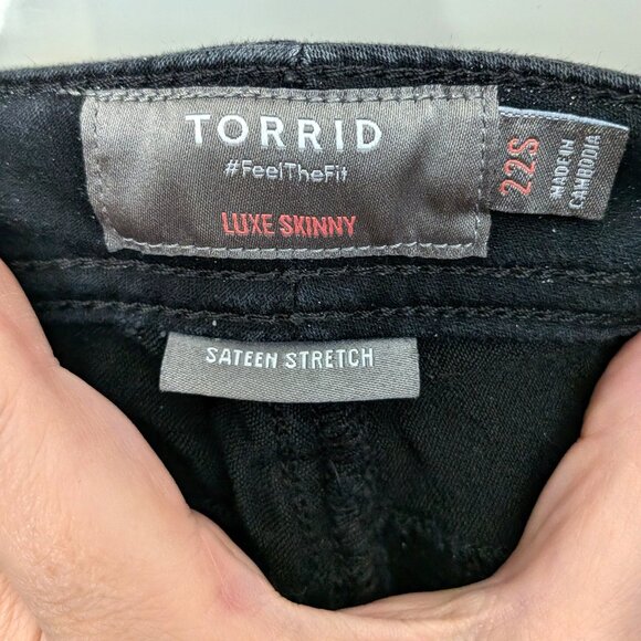 Torrid Black Luxe Skinny Jeans - Picture 4 of 4